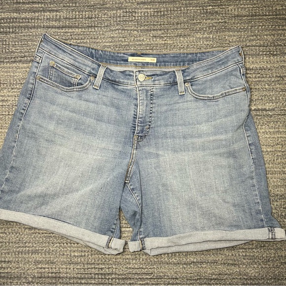 Levis Shorts Womens Size 16W Blue Mid Length Stretchy Shorts - Picture 1 of 7